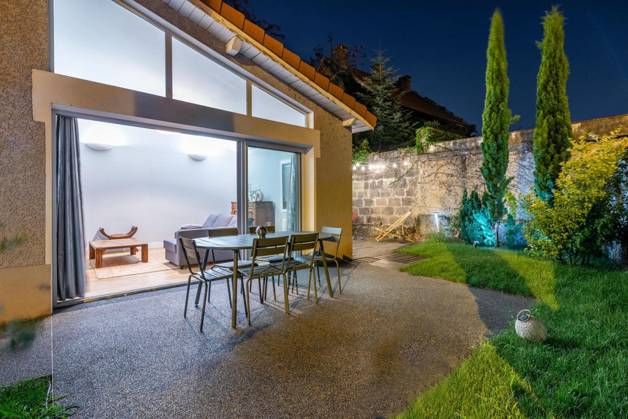 La Villa Sassolini Avec Jacuzzi Лион Экстерьер фото