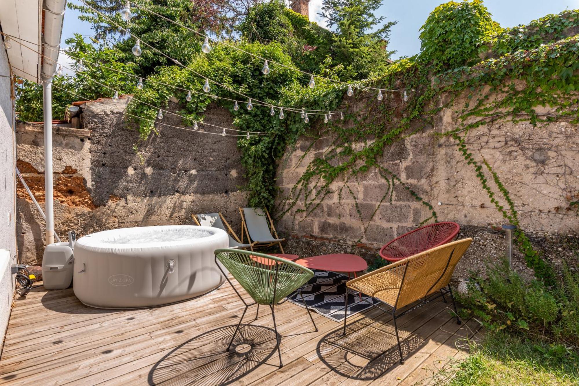 La Villa Sassolini Avec Jacuzzi Лион Экстерьер фото